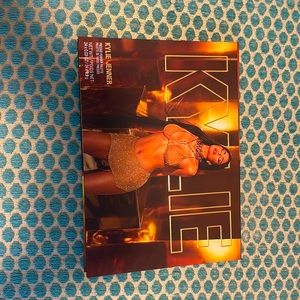 Kylie jenner 24k eyeshadow palette